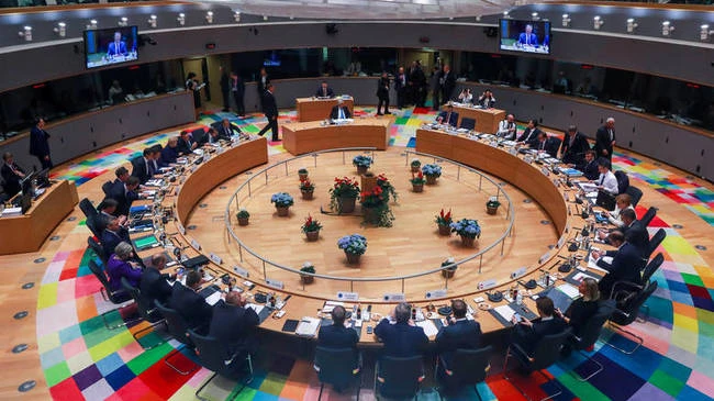 «Ναυάγιο» η Σύνοδος Κορυφής για μεταναστευτικό: Γενικά συμπεράσματα, αλλά καμία απόφαση